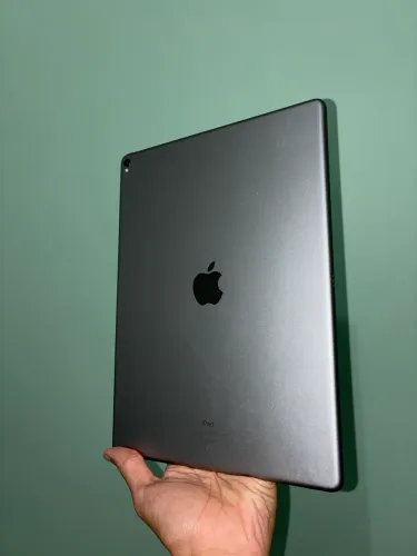 ? iPad Pro 12,9? 256GB + Apple Pencil ? R$ 2.400
