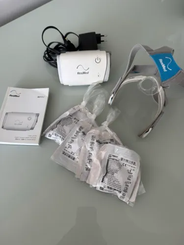 CPAP AUTOMATICO PORTÁTIL AIRMINI RESMED + MASCARA NASAL RESMED e 4 HUMIDX PLU