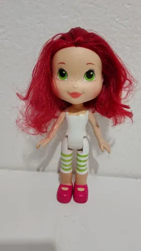 Boneca moraquinho Hasbro tamanho 28cm