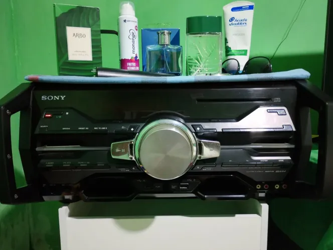 SONY modelo HCD-SH2000