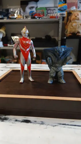 Ultraman e Gazort. Da Yutaka