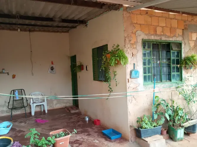 Lote com duas casas simples no Arapoanga,atrás do Ultrabox com 600 metros URGENTE