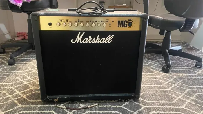 Amplificador para guitarra Marshall MG-101 FX 100W Combo