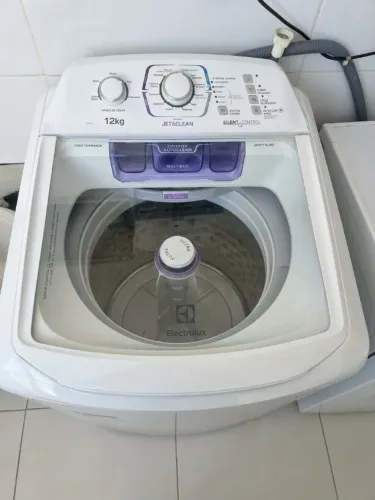 Máquina de lavar roupas electrolux LAC 12 12kG Branca