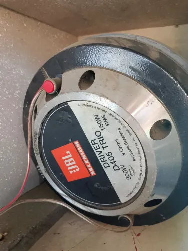 Vendo som automotivo