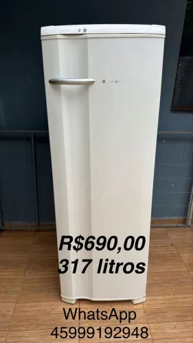 Geladeira 317 litros Electrolux funcionando
