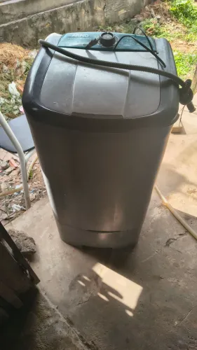 Tanquinho de lavar roupa