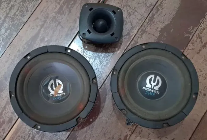 CONJUNTO DE ALTO FALANTES AUTOMOTIVOS (Só vendo o conjunto)