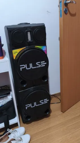 Vendo caixa de som 3 meses de uso nova.