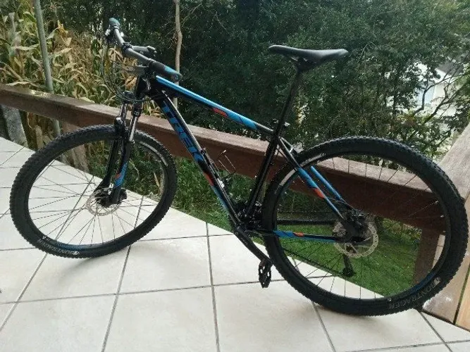 Bicicleta Mountain Bike Trek Marlin 7