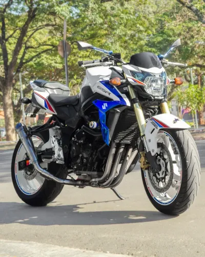 Suzuki Gsr 750