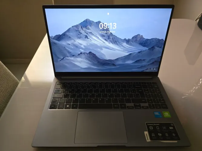 Notebook Samsung Galaxy Book4 | Intel Core 5 | 16 GB RAM | SSD 512 GB | GeForce MX570<br>