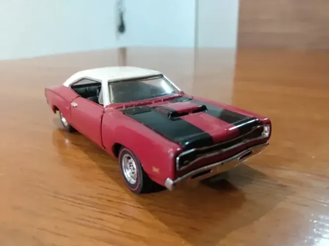 Miniatura Plymouth Road Runner 70