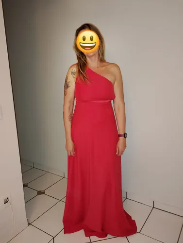 Vestido vermelho para altura de  1,80m 