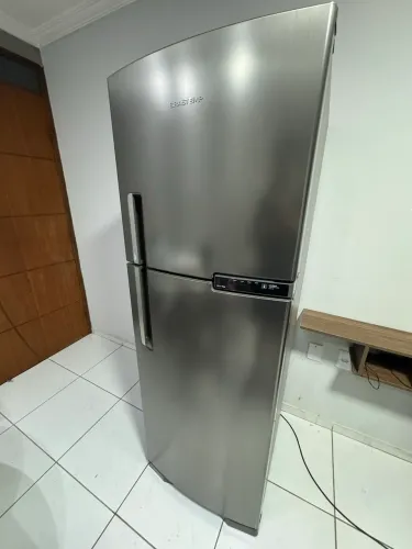 Geladeira inox Brastemp 375L
