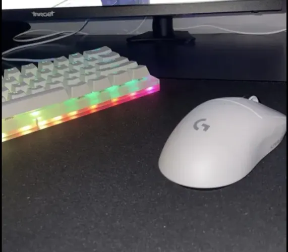 Mouse Gamer Sem Fio Logitech G PRO X SUPERLIGHT - Branco