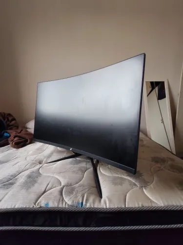 Monitor curvo "27" 180hz