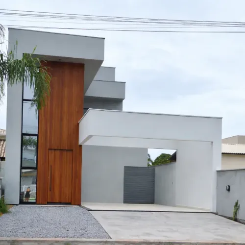 Casa com Piscina na Praia da Pinheira (Ens.), próximo Ponta do Papagaio Guarda do Embaú