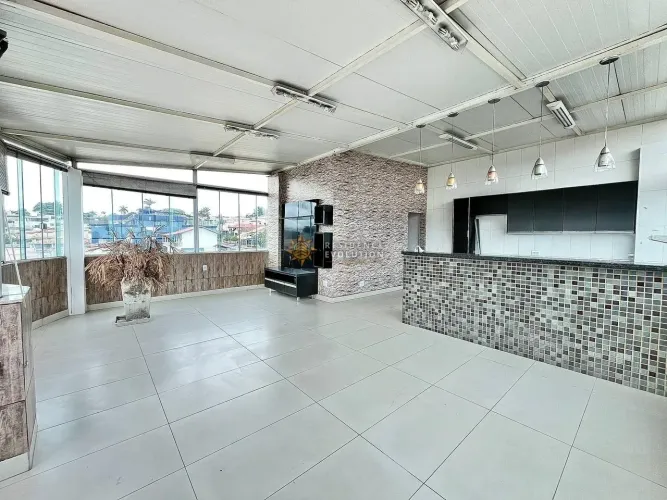 Cobertura | 4 quartos | 1 suíte | 4 vagas | 208m² | Santa Amelia