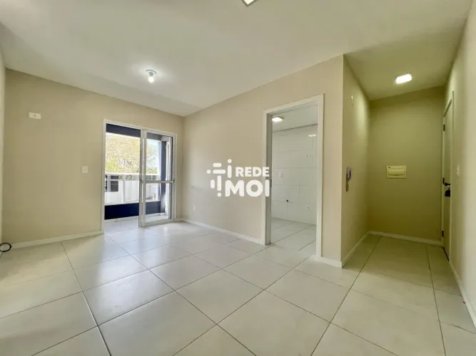 Apartamento para locação próximo à Av. Medianeira 02 dormitórios com sacada e ch
