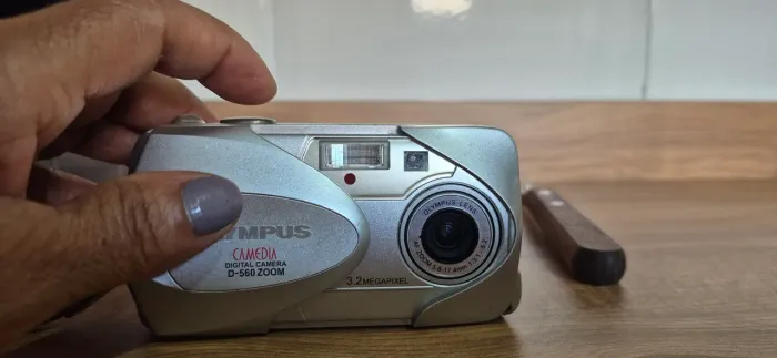 Câmera Digital Olinpus Camedia D .560 Zoom 3.2 Megapixel R$80,00 Reais
