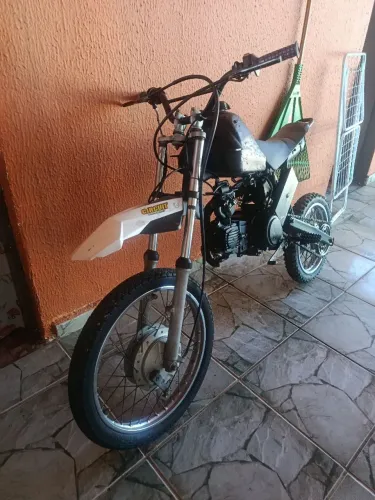 Vendo moto juvenil de trilha 