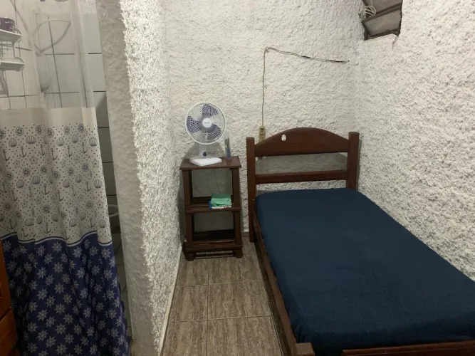 QUARTO MOBILIADO - Bairro Reduto