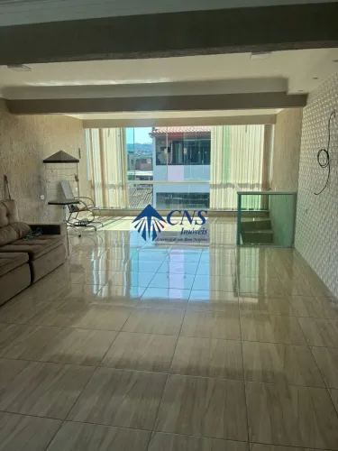 Sobrado Triplex à Venda com 405,00m² no Jardim Record, Taboão da Serra/SP.