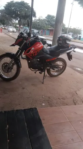 Vendo essas moto para tá com prestação atrasada para rosa se a pessoa quiser quita 001