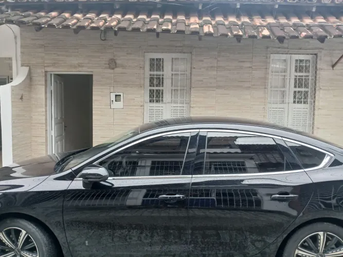 VEM MORAR BEM NO CENTRO (Alugo casa 02 Guartos)