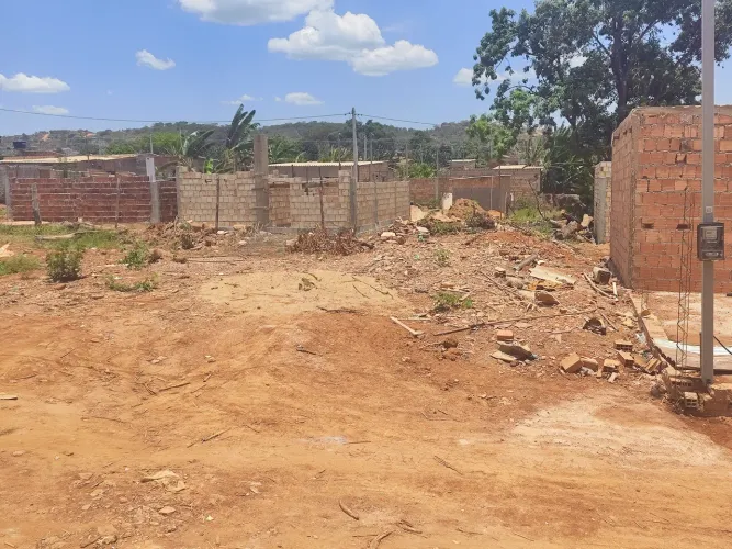Lote a venda ou troca em carro