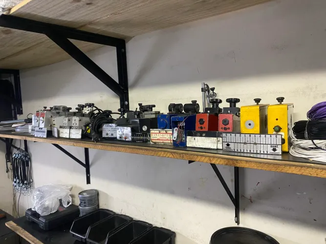 Projetor laser para alinhamento de painel