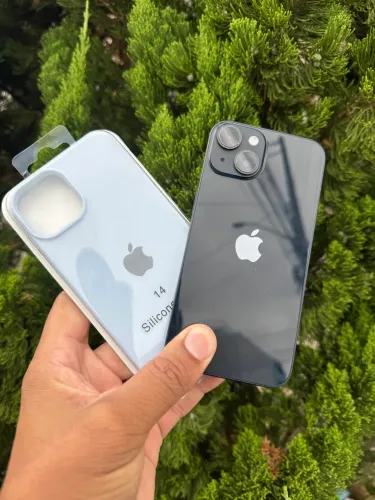 Vendo ou troco iPhone 14 normal bateria 83% 128 gb de memória 