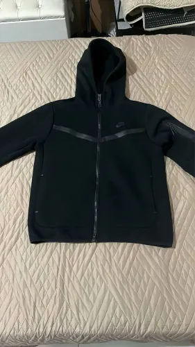 CASACO NIKE TECH FLEECE PRETO