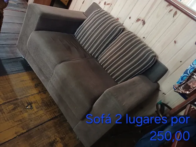 Sofá 2 lugares por 200,00 entregue em Canoas