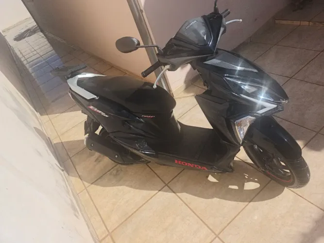 HONDA ELITE 125, ANO 2019, COR PRETA.
