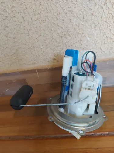 Bomba de combustível MT03