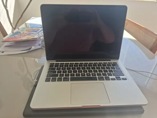 MacBook pro 2015, 8gb de ram, SSD 130gb