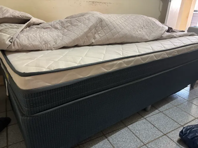 Cama solteirão seminova