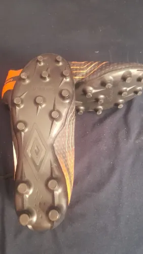 Chuteira 42