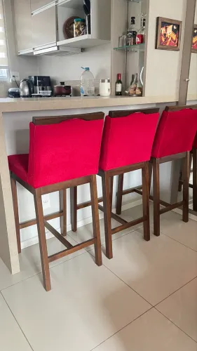Banquetas em madeira