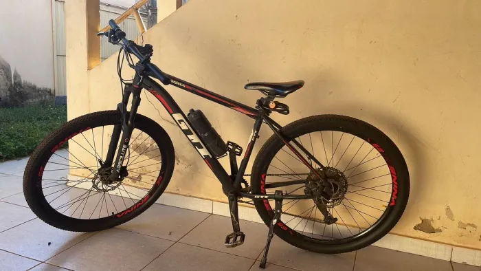 Bike leve e confortável, pronta para uso.