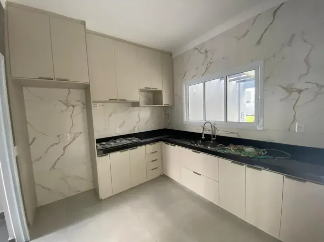 Casa térrea com 3 dormitórios sendo 1 suíte a venda no Condomínios Vila Ytu