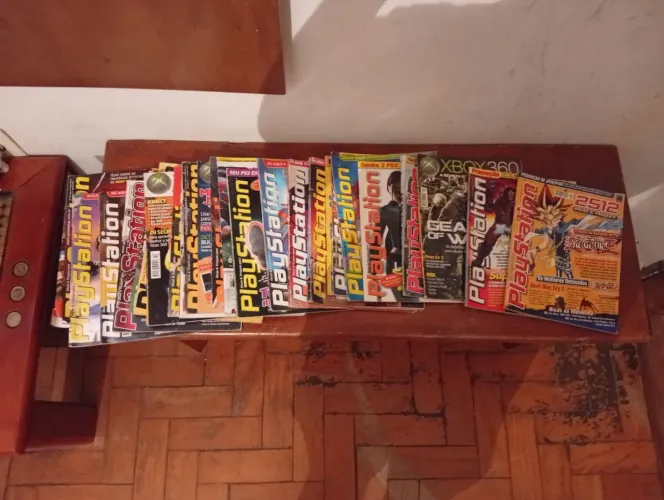 Lote com revistas de detonado de games de PS1/PS2/XBOX360 e outros