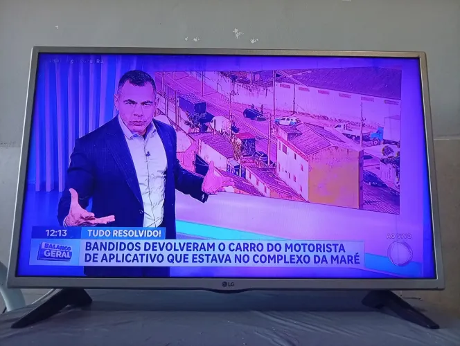 Smart TV LG de 32 polegadas (modelo 32LJ600B) 