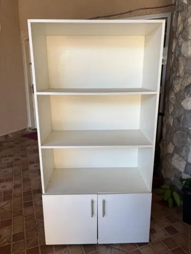 Vende armário, pesado muito bom retirar no local