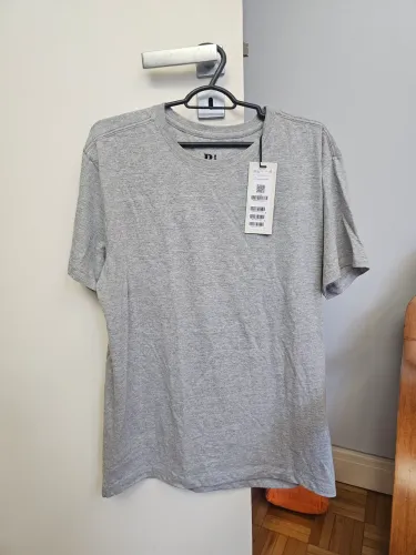 2 camisetas Reserva P novas com etiqueta