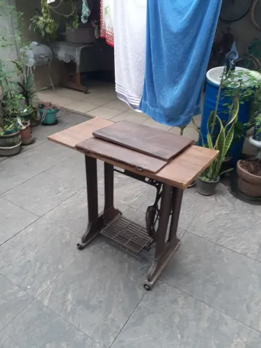 Maquina de costura singer antiga