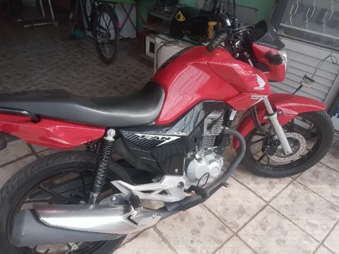 vende-se esta moto