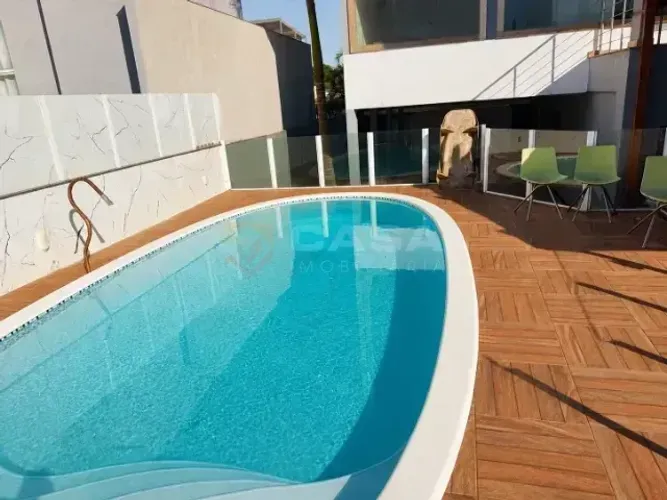Casa de 3 Quartos (Suíte) com Piscina em Interlagos